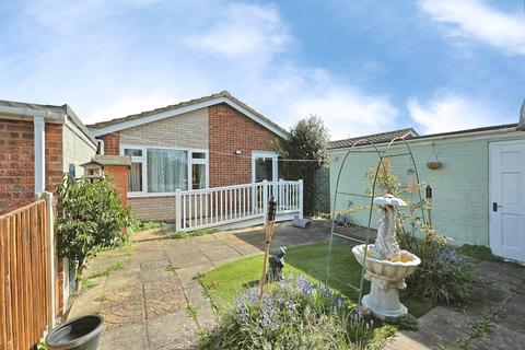 2 bedroom detached bungalow for sale, Trendall Road, Norwich