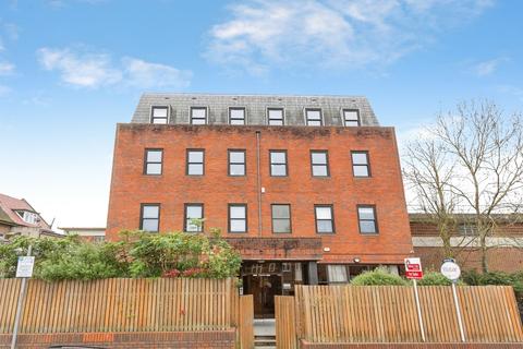 2 bedroom flat for sale, Cavendish Avenue, Harrow