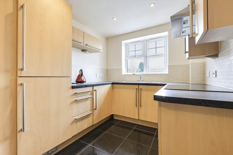 2 bedroom flat for sale, Farnley Crescent, Leeds, West Yorkshire, LS12