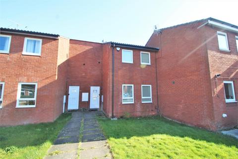 2 bedroom terraced house to rent, Frome Close, Aylesbury HP21
