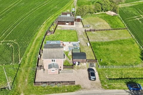 2 bedroom detached house for sale, Haven Bank, New York, LINCOLN