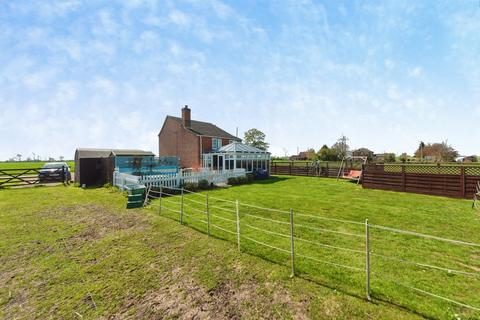 2 bedroom detached house for sale, Haven Bank, New York, LINCOLN