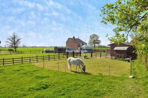 2 bedroom detached house for sale, Haven Bank, New York, LINCOLN