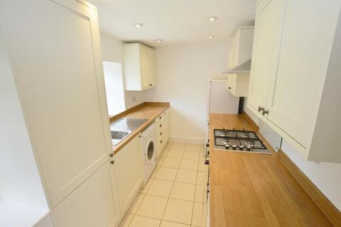 2 bedroom end of terrace house to rent, High Street South, Olney, MK46