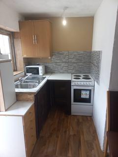 Studio to rent, Rowe Gardens, Barking IG11