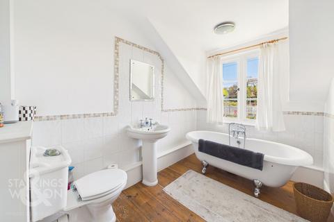 2 bedroom terraced house for sale, Railway Cottages, Hardy Road, Norwich