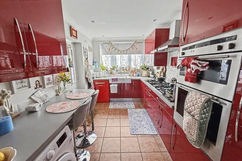 3 bedroom bungalow for sale, WOKING