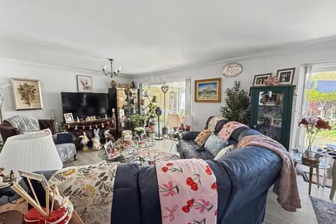3 bedroom bungalow for sale, WOKING
