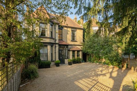 6 bedroom detached house for sale, Willesden Lane, Willesden Green, London NW2.