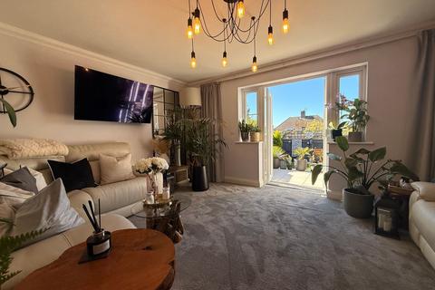3 bedroom terraced house to rent, Gordon Road, Uckfield TN22