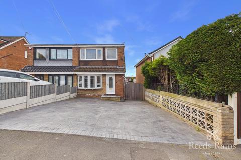 3 bedroom semi-detached house for sale, Eastdown, West Yorkshire WF10
