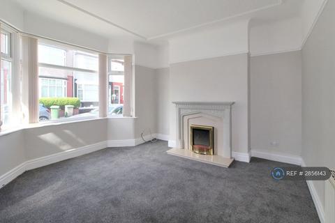 3 bedroom end of terrace house to rent, Fieldside Road, Birkenhead, CH42