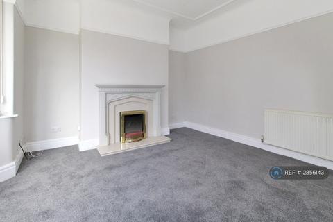 3 bedroom end of terrace house to rent, Fieldside Road, Birkenhead, CH42
