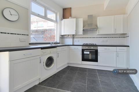 3 bedroom end of terrace house to rent, Fieldside Road, Birkenhead, CH42