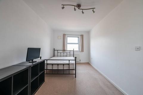 2 bedroom flat for sale, Quaker Street, Shoreditch, London, E1