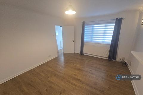 3 bedroom semi-detached house to rent, Herons Way, Bolton, BL2