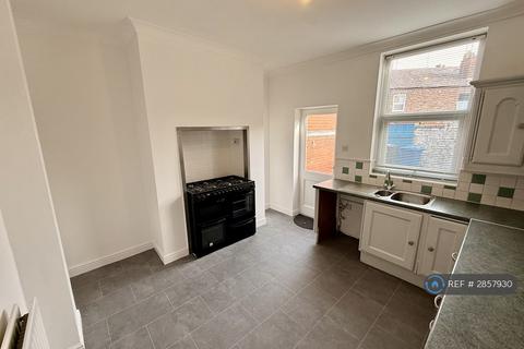 2 bedroom terraced house to rent, Sharp Street, Warrington, WA2