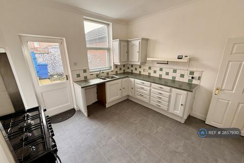 2 bedroom terraced house to rent, Sharp Street, Warrington, WA2