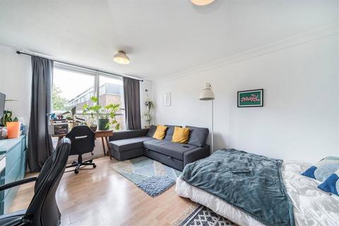 3 bedroom terraced house for sale, Chilton Street, London E2