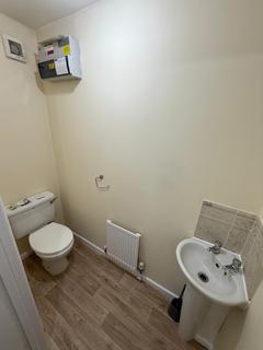 2 bedroom terraced house to rent, Pentland Close, London N9