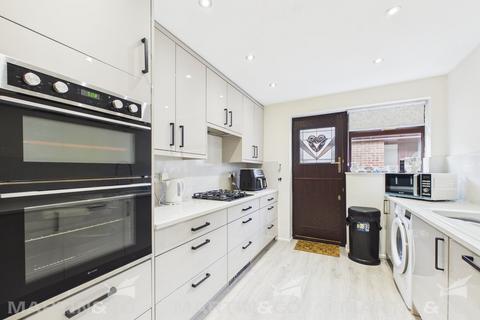 2 bedroom detached bungalow for sale, Forresters Close , Norton
