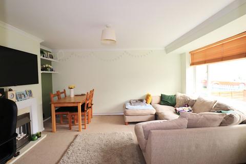 undefined, Birchett Road, Farnborough GU14