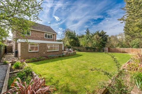 3 bedroom detached house for sale, Acacia Close, Stanmore, HA7