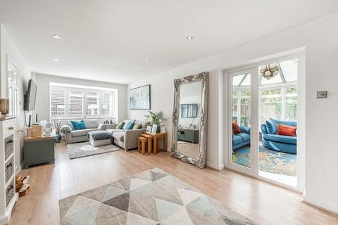 3 bedroom detached house for sale, Acacia Close, Stanmore, HA7