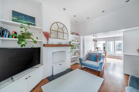 3 bedroom flat for sale, Shuttleworth Road, London, SW11