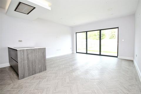 3 bedroom bungalow to rent, Meadow Brook,, Stapleford Abbotts,, RM4