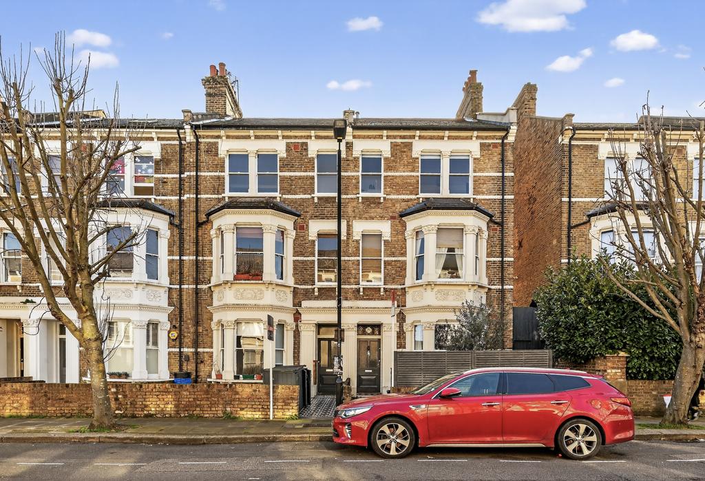 2 bedroom ground floor flat for sale