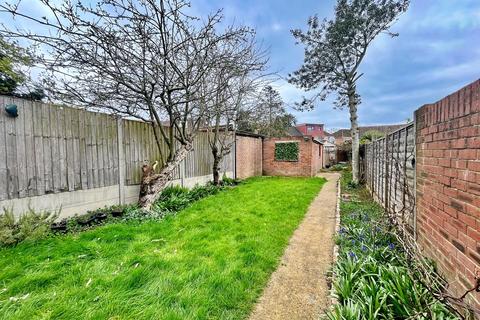 3 bedroom terraced house for sale, David Avenue, Greenford