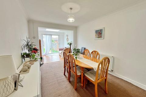 3 bedroom terraced house for sale, David Avenue, Greenford