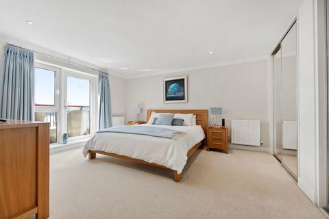 3 bedroom apartment for sale, Blake House, Gunwharf Quays, Hampshire