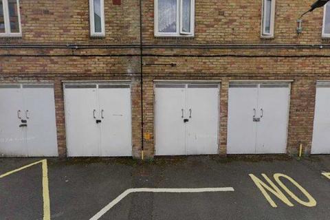 Garage to rent, Rock Grove Way, London SE16