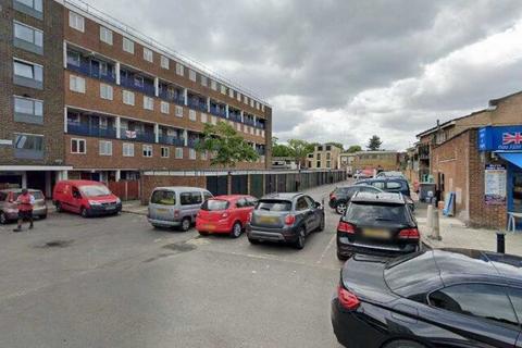 Garage to rent, Manor Estate, London SE16
