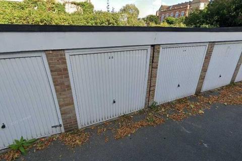 Garage to rent, Thorburn Square, London SE1