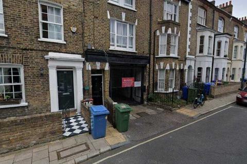 Garage to rent, Hayles Street, London SE11