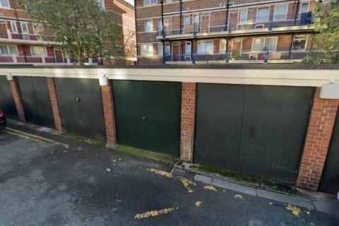 Garage to rent, Tower Bridge Road, London SE1