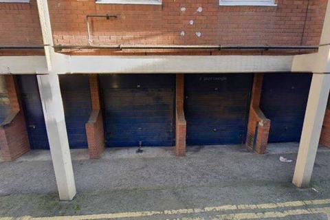 Garage to rent, Coxson Way, London SE1