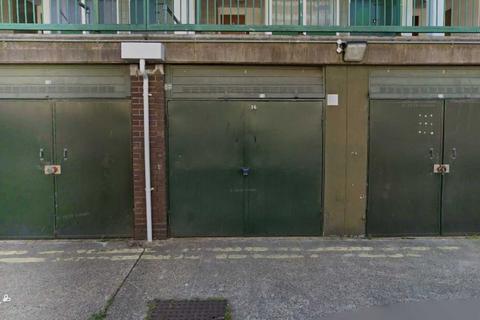 Garage to rent, Alberta Street, London SE17