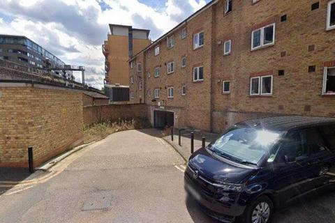 Garage to rent, Marlborough Close, London SE17