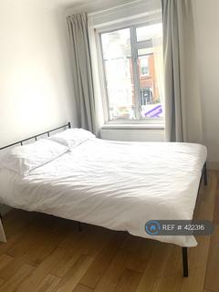 4 bedroom detached house to rent, Westbourne Avenue, London, W3