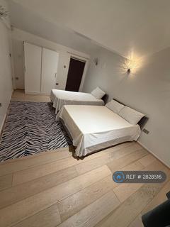 1 bedroom flat to rent, High Road, Chigwell, IG7