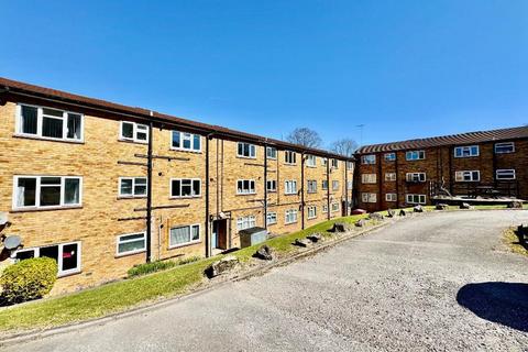 2 bedroom flat for sale, Stockwood Crescent, Luton, LU1