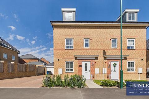4 bedroom semi-detached house for sale, Turnberry Drive, Hebburn