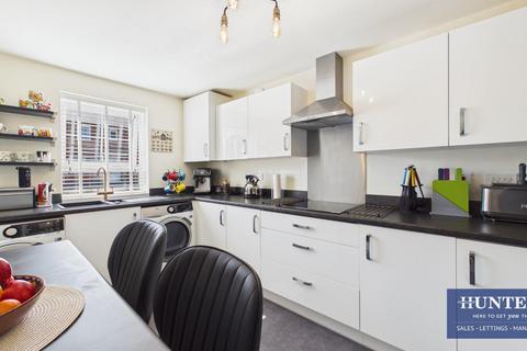 4 bedroom semi-detached house for sale, Turnberry Drive, Hebburn