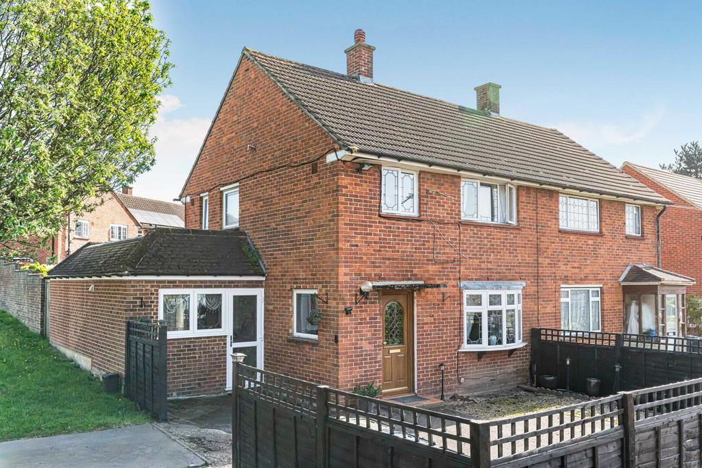 Dunley Dunley Drive, Croydon CR0 3 bed end of terrace house for sale - £425,000
