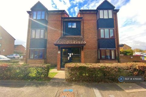 Studio to rent, Hawthorn Crescent, West Drayton, UB7