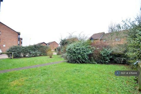 Studio to rent, Hawthorn Crescent, West Drayton, UB7